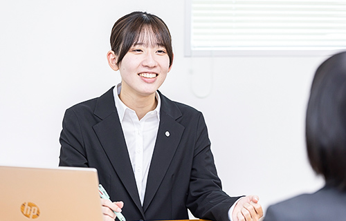 インタビューの様子